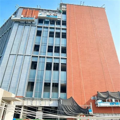 Sistema de façana ventilada de maó de terracota